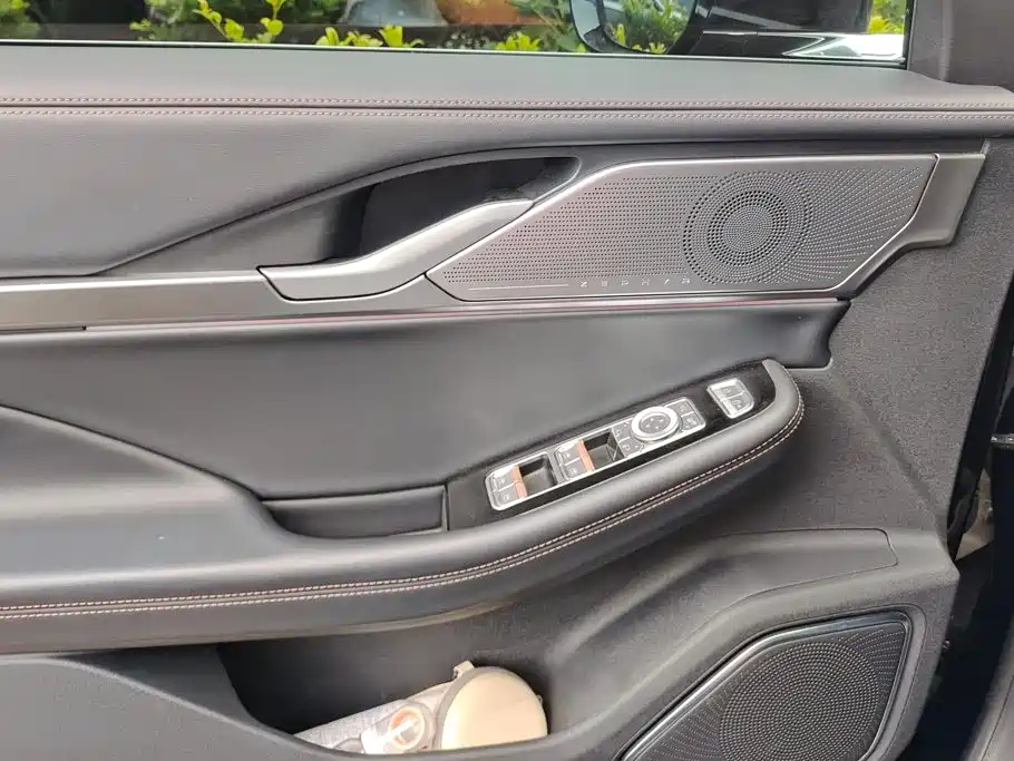 Lincoln Z — миниатюра 7