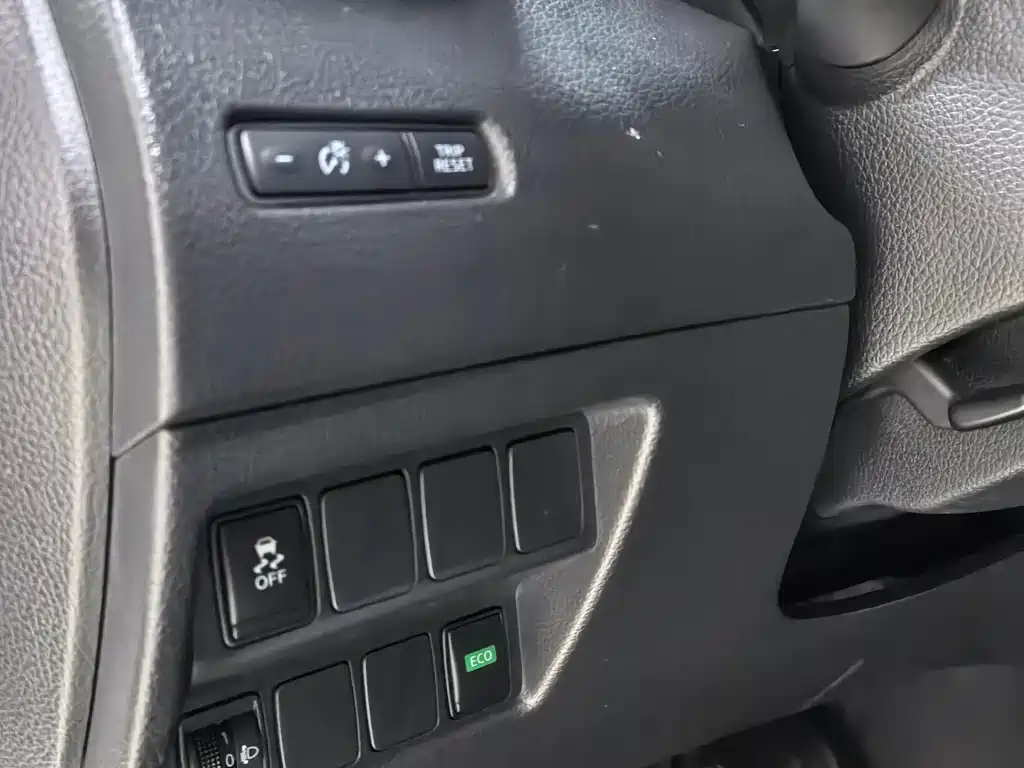 Nissan X-Trail — миниатюра 10