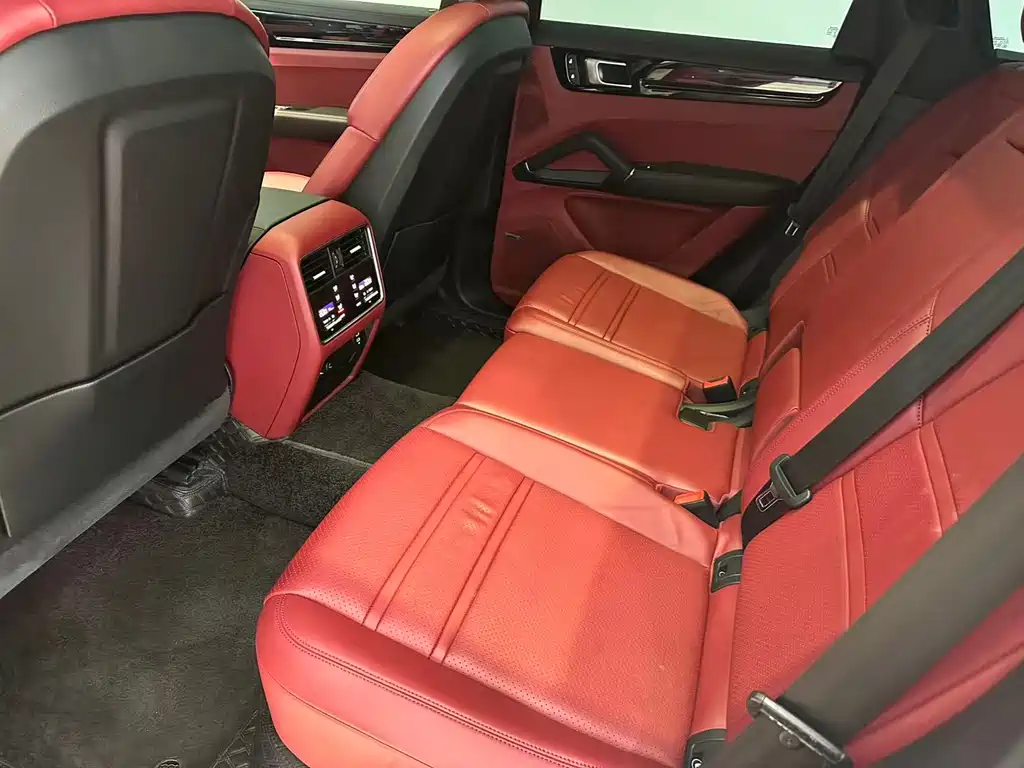 Porsche Cayenne — миниатюра 8