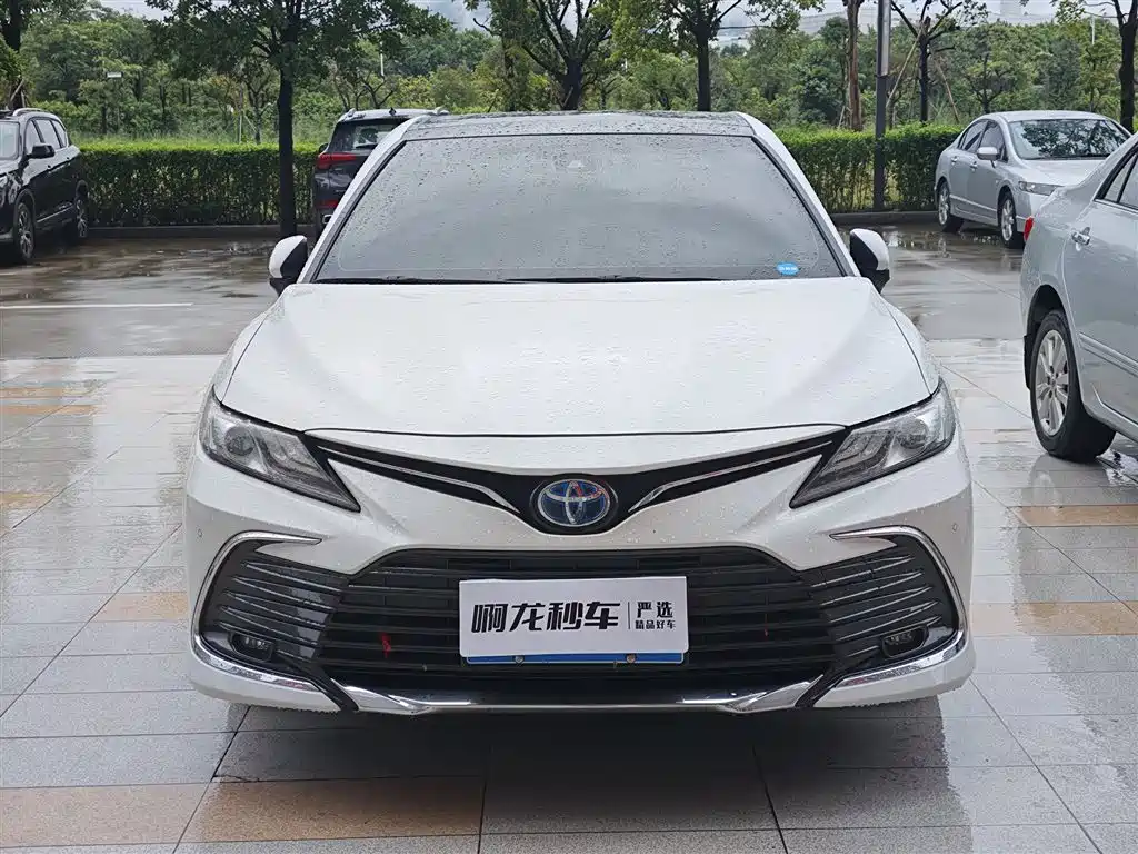 Toyota Camry — миниатюра 2