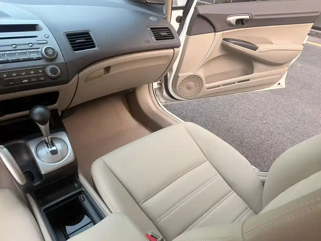 Honda Civic — миниатюра 18