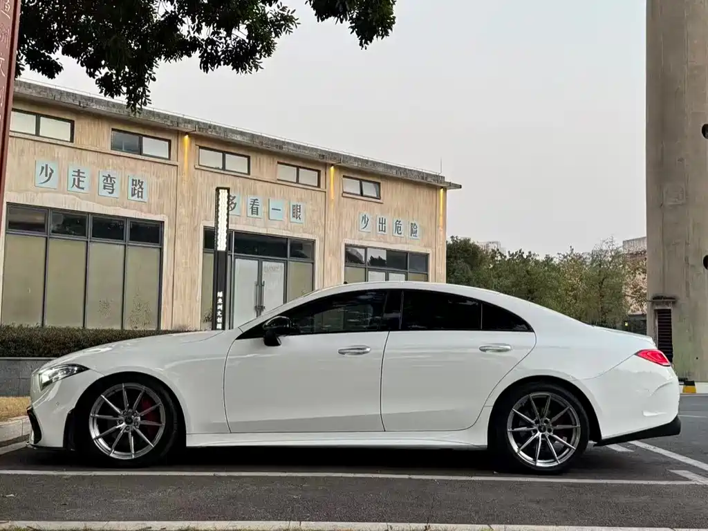 MERCEDES-BENZ CLS