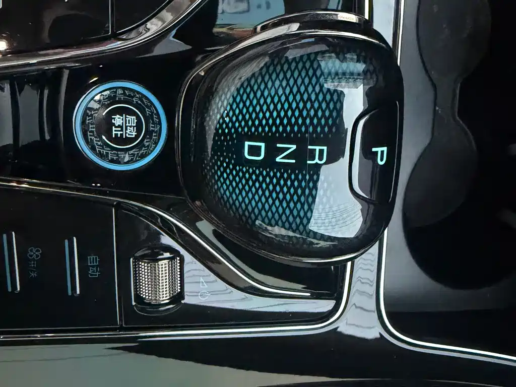 BYD Han — миниатюра 7