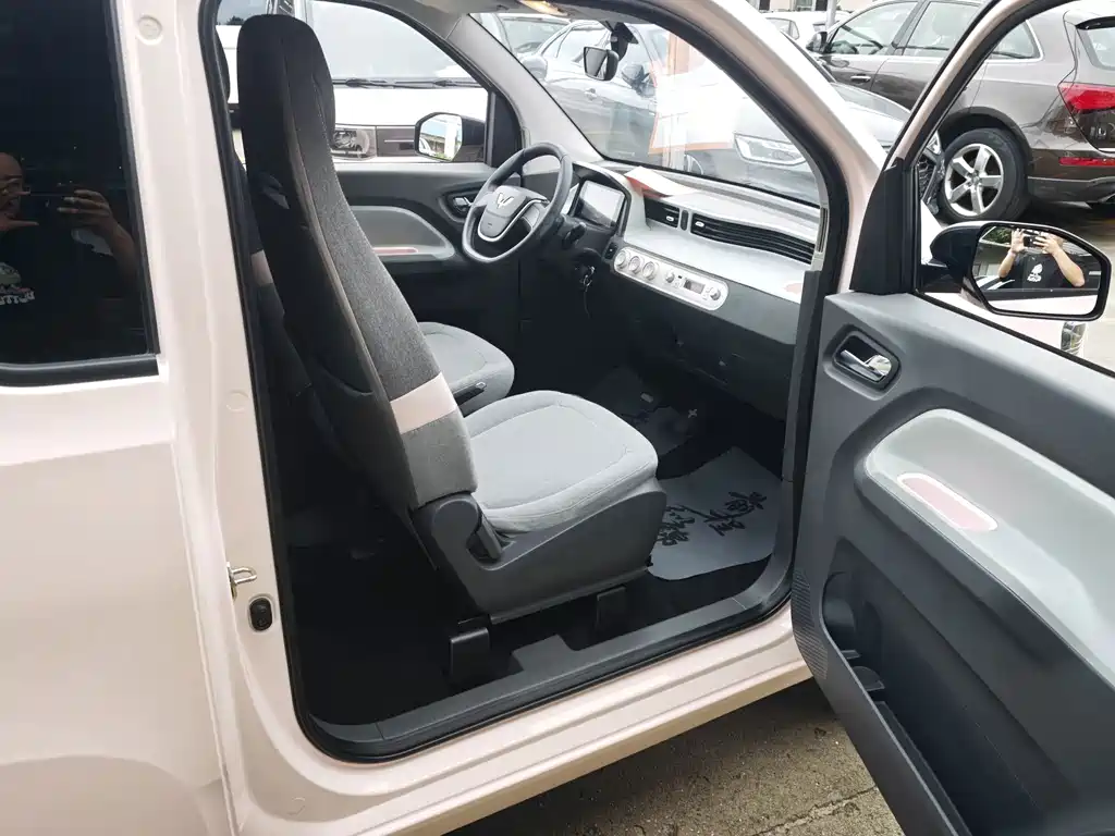 Wuling MINIEV — миниатюра 4