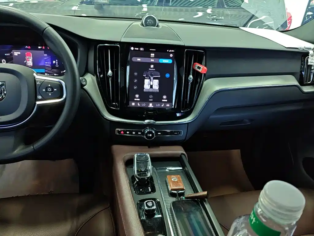 Volvo XC60 — миниатюра 13