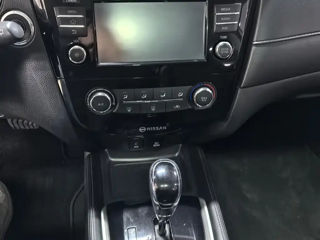 Nissan X-Trail — миниатюра 8