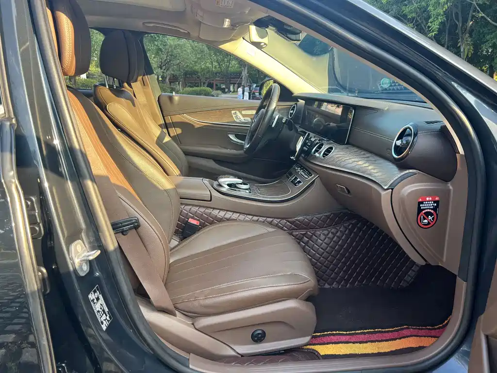 Mercedes-Benz E-Class — миниатюра 18