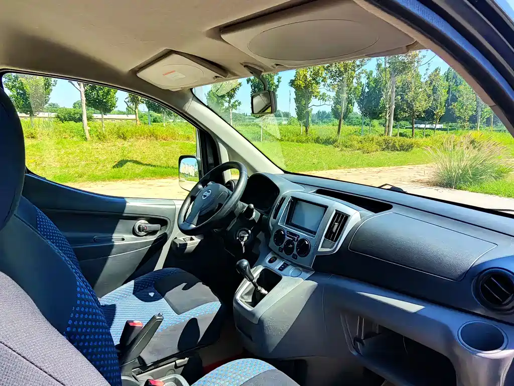 Nissan NV200 — миниатюра 4
