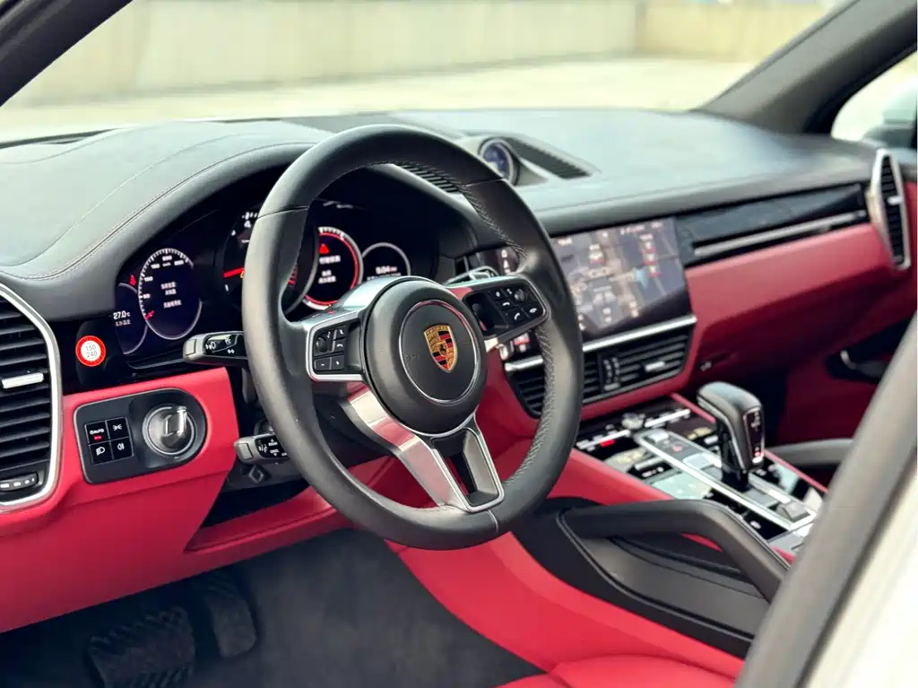 Porsche Cayenne — миниатюра 7