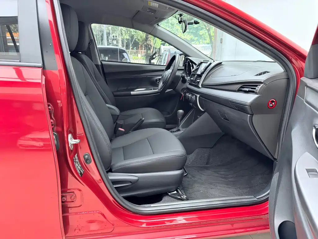 Toyota Yaris L — миниатюра 9