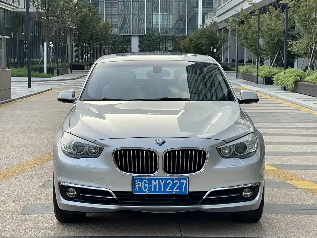 BMW 5 Series GT — миниатюра 2