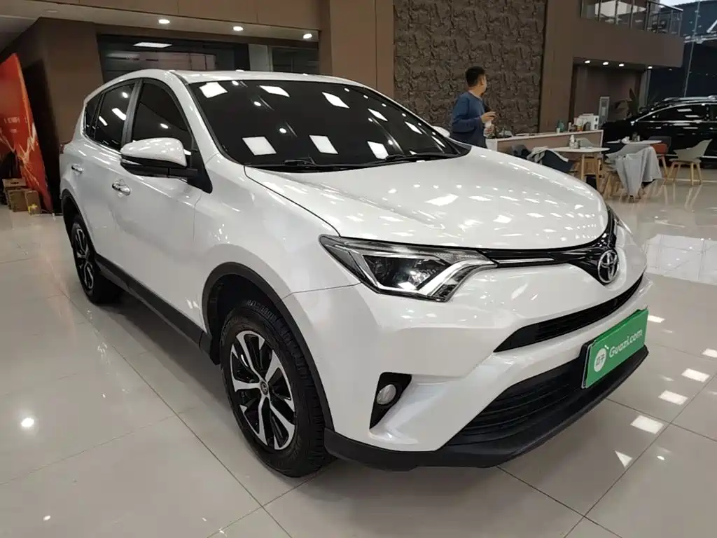 Toyota RAV4 — миниатюра 4