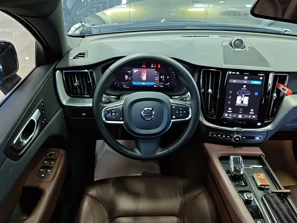 Volvo XC60 — миниатюра 11