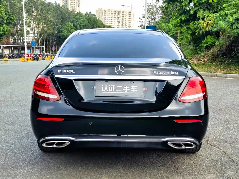 Mercedes-Benz E-Class — миниатюра 6