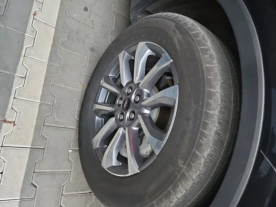 Ford Edge — миниатюра 6