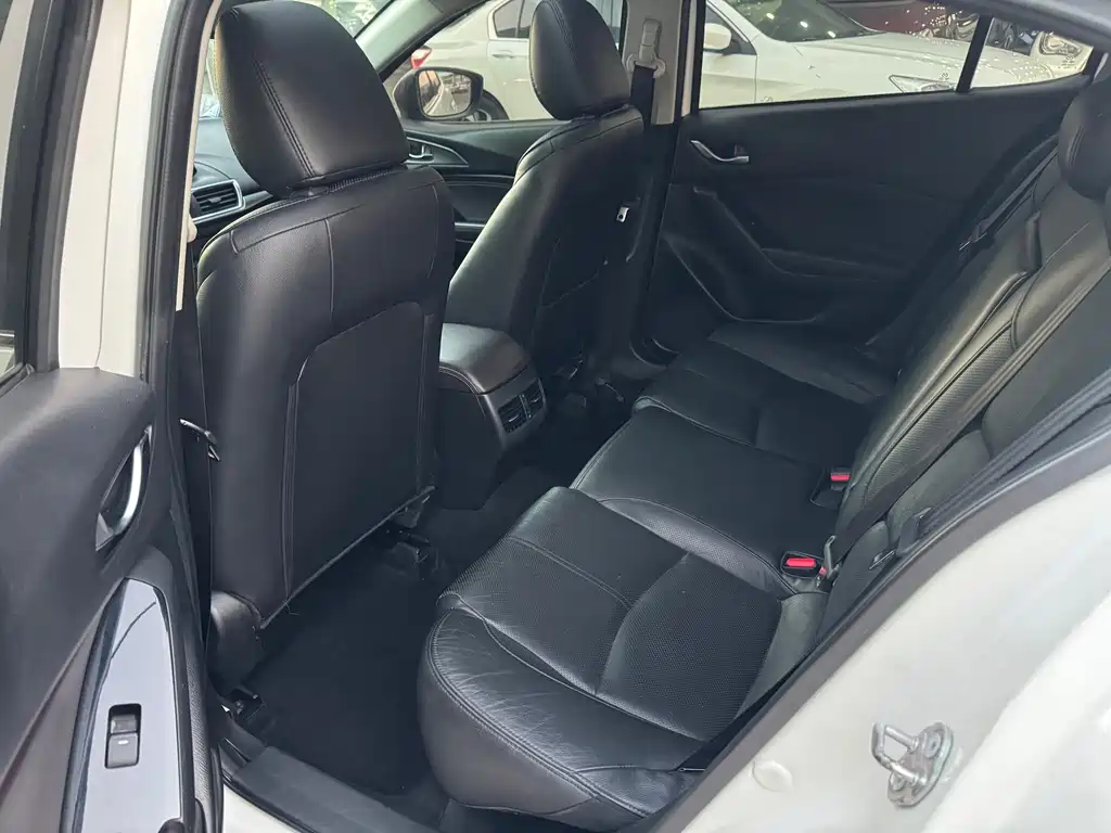 Mazda 3 Axela — миниатюра 7