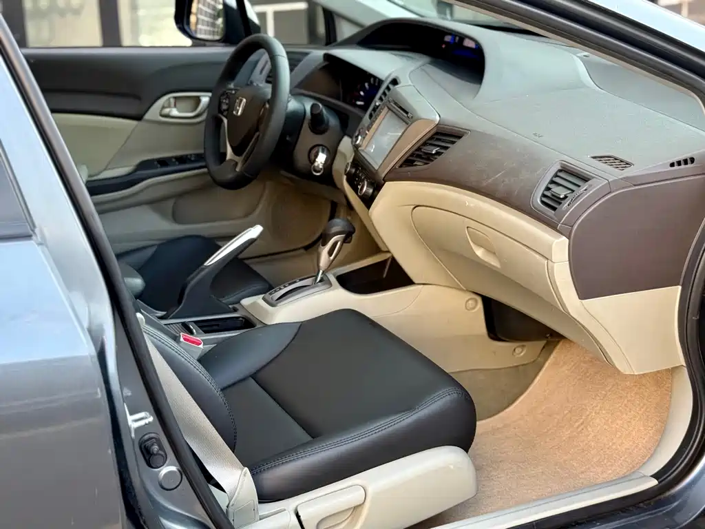 Honda Civic — миниатюра 13