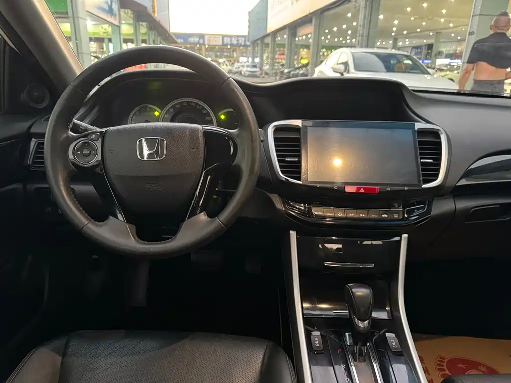 Honda Accord — миниатюра 6