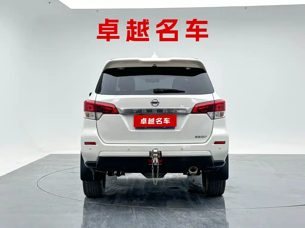 Nissan Terra — миниатюра 6