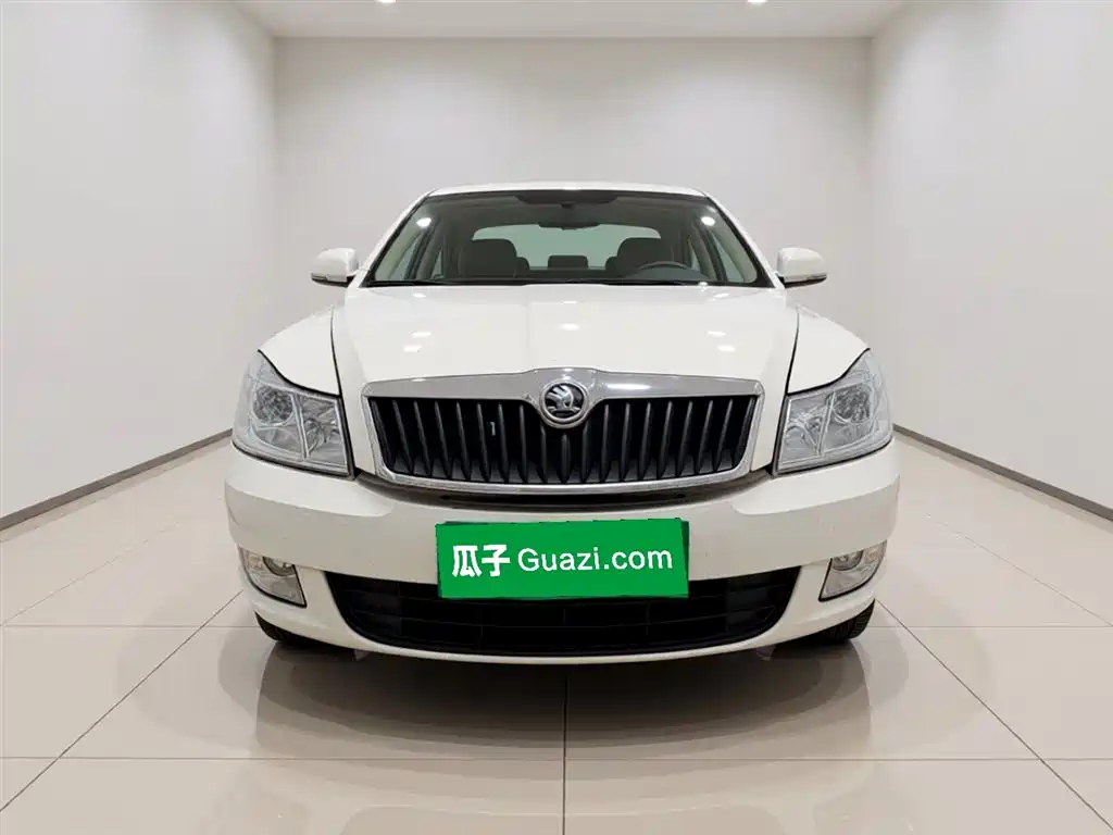 Skoda Octavia 2015 1.6L AT
