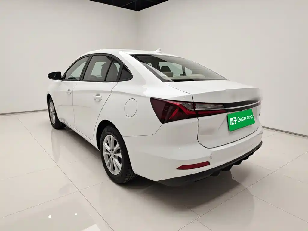 Roewe i5 — миниатюра 4