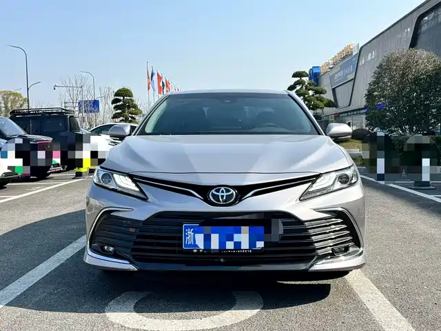 TOYOTA CAMRY