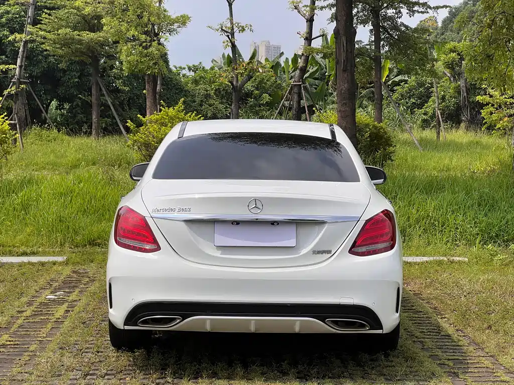 Mercedes-Benz C-Class — миниатюра 16