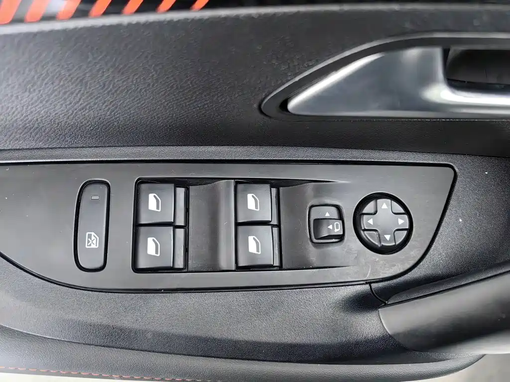 Peugeot 2008 — миниатюра 9