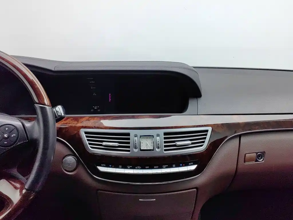 Mercedes-Benz S-Class — миниатюра 12