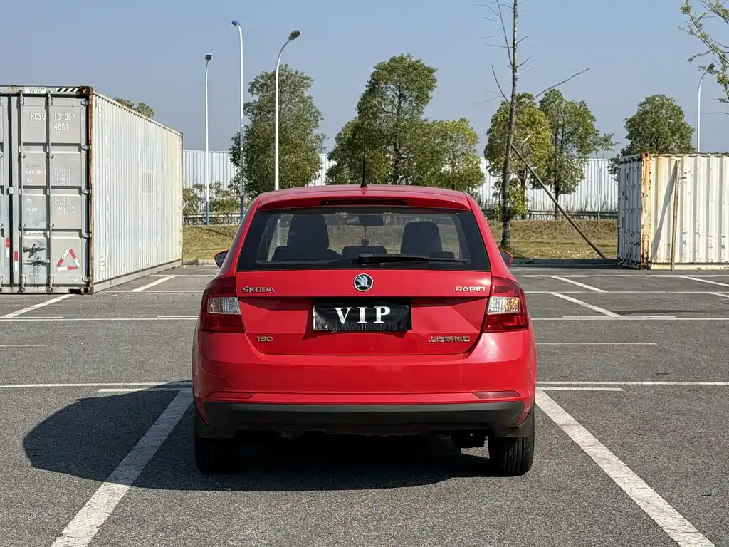 Skoda Rapid Spaceback — миниатюра 12