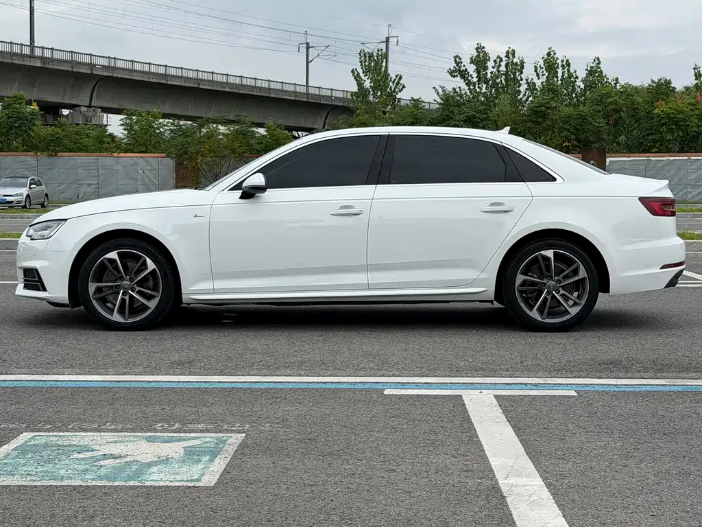 Audi A4L — миниатюра 4