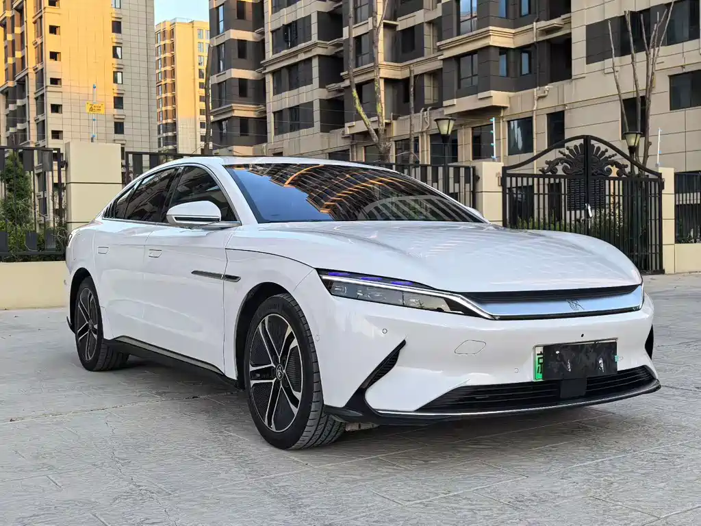 BYD Han — миниатюра 3