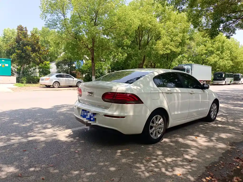 Qoros Qoros 3 — миниатюра 8