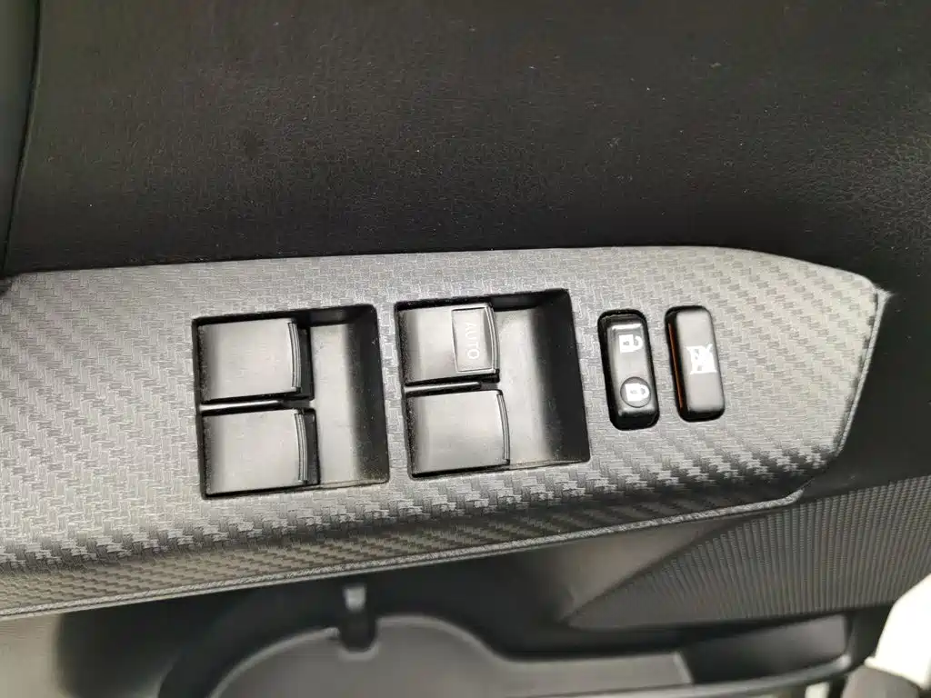 Toyota RAV4 — миниатюра 9