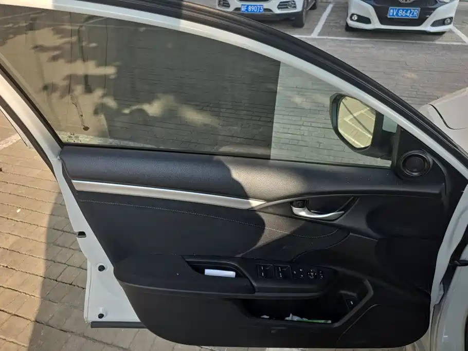 Honda Civic — миниатюра 7