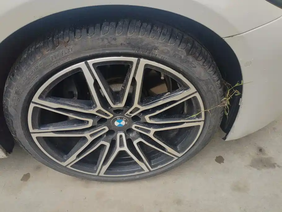 BMW 5 Series New Energy — миниатюра 6