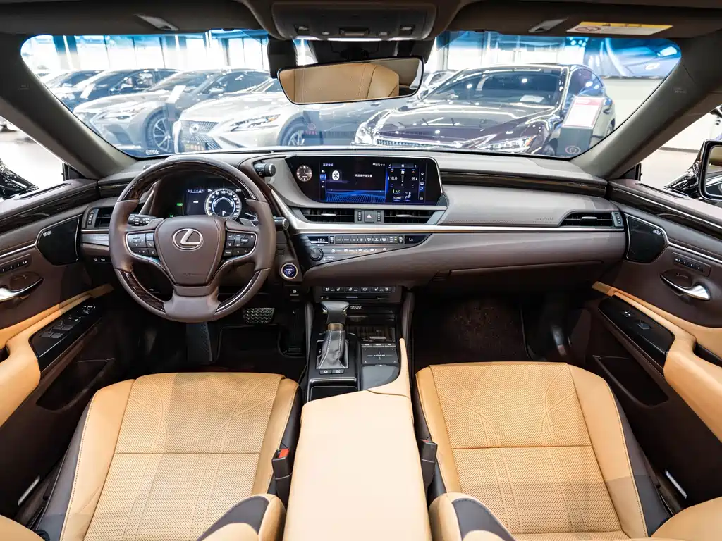 Lexus ES — миниатюра 11