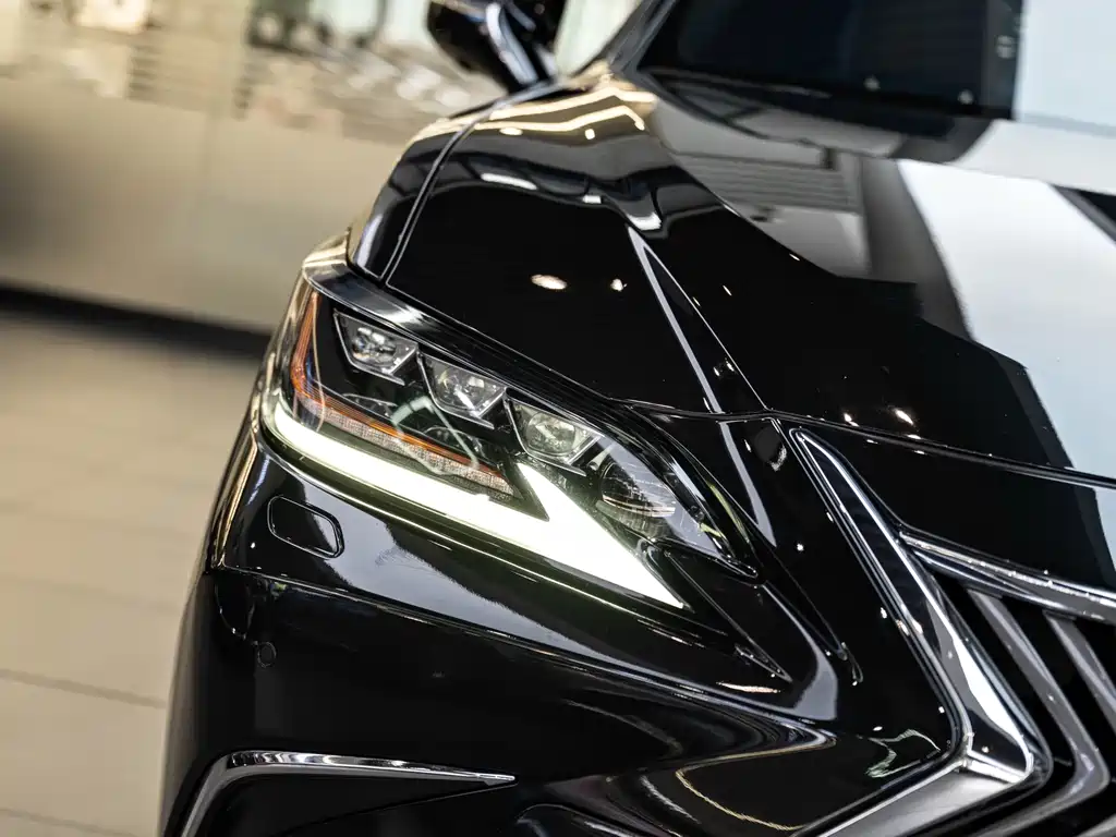 Lexus ES — миниатюра 6