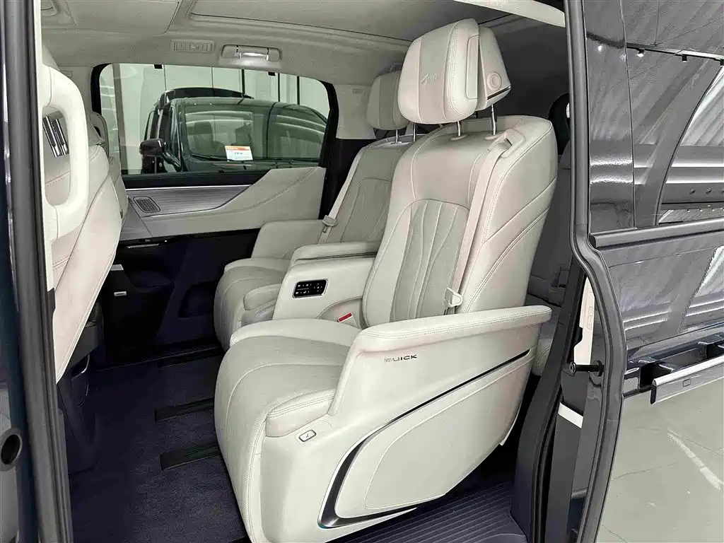 Buick GL8 Hybrid — миниатюра 12