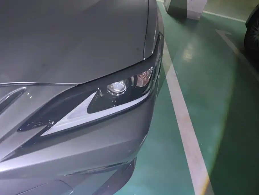 Lexus ES — миниатюра 5