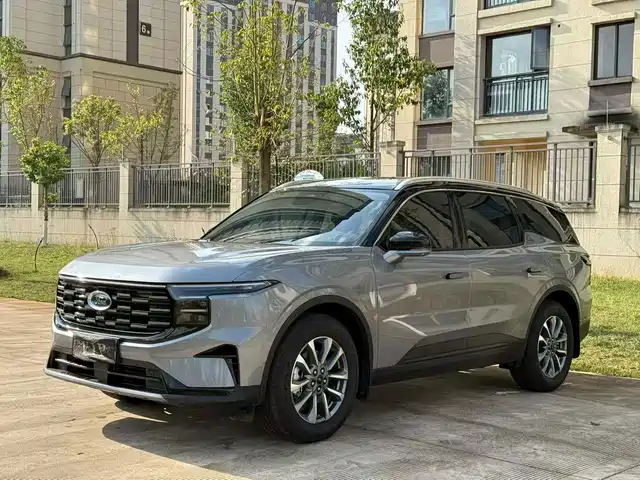 2025 Ford Edge
