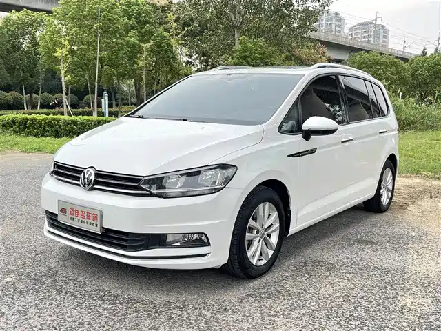 VOLKSWAGEN TOURAN 2019