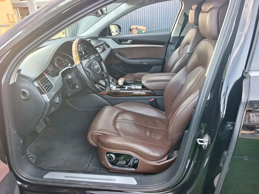 Audi A8 — миниатюра 9