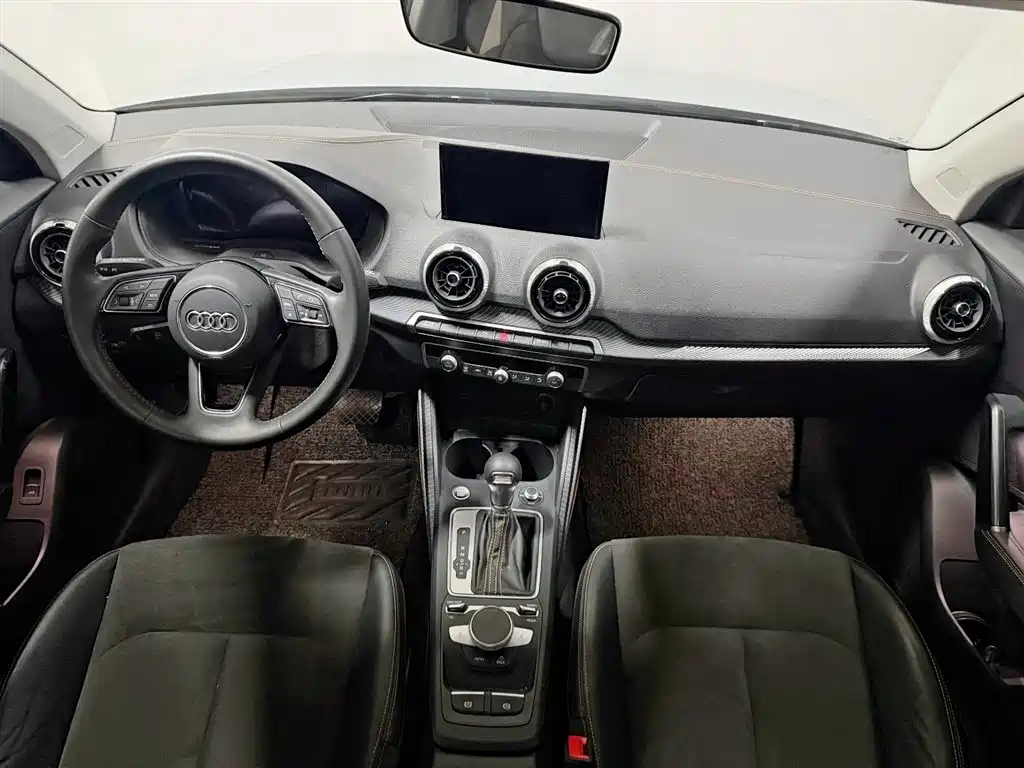 Audi Q2L e-tron — миниатюра 10