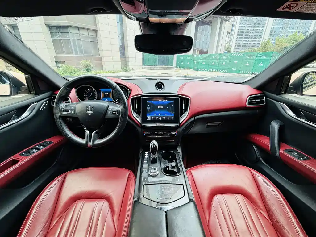Maserati Ghibli — миниатюра 7