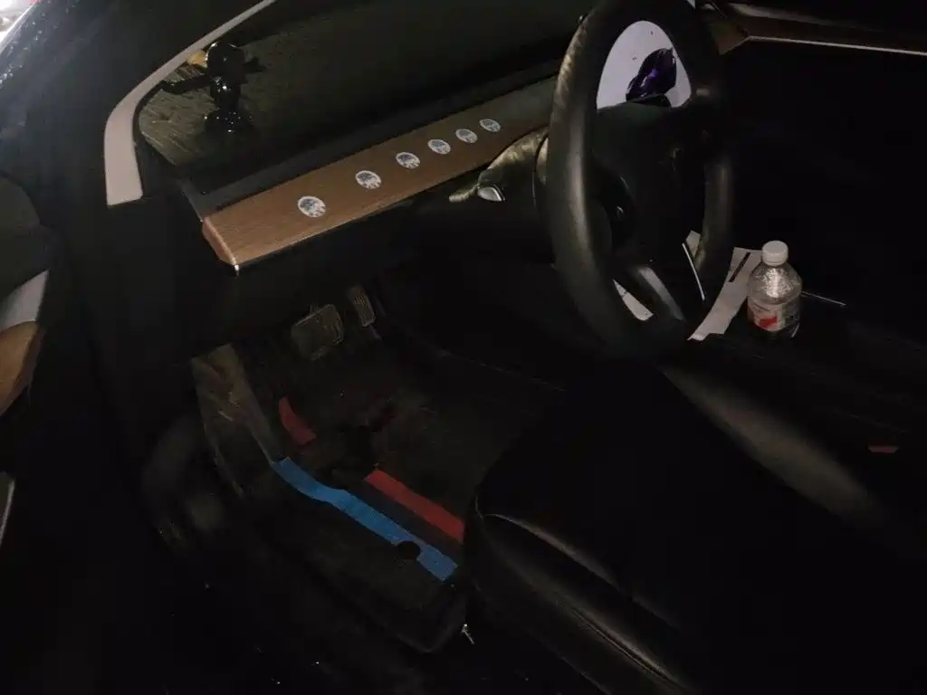 Tesla Model 3 — миниатюра 12