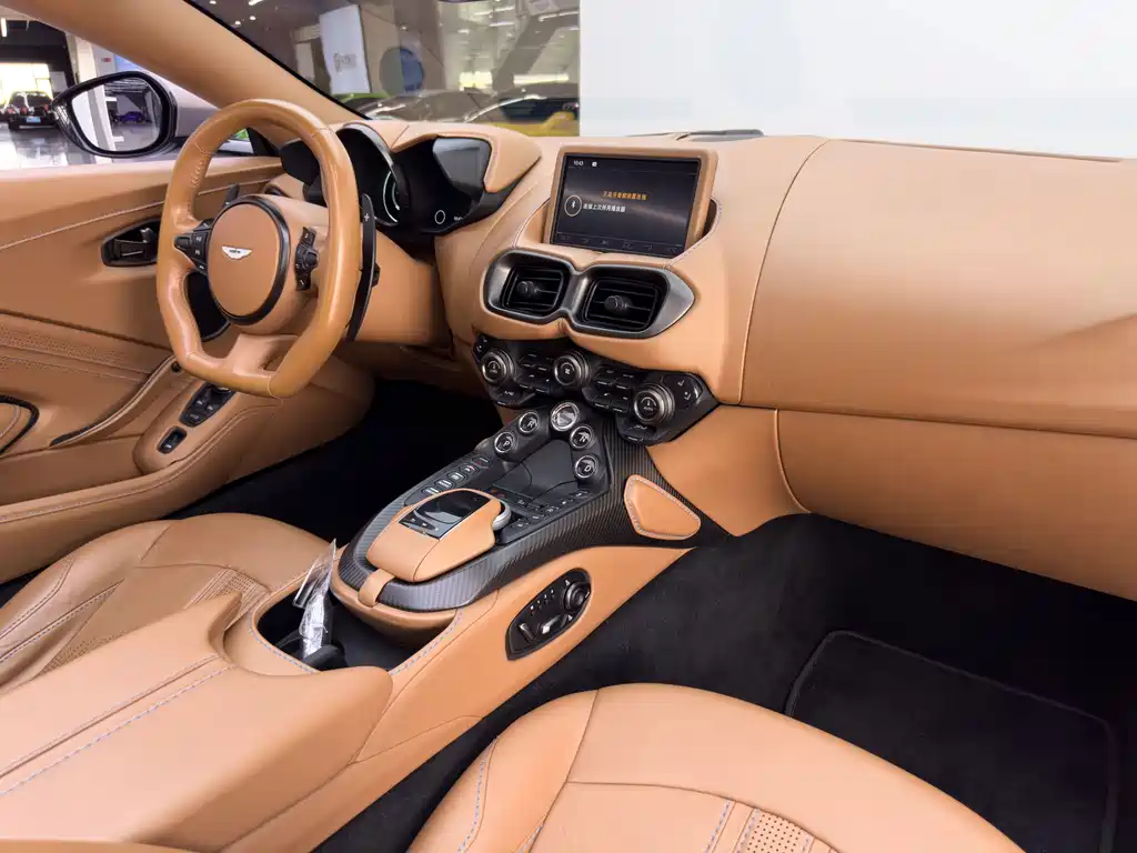 Aston Martin V8 Vantage — миниатюра 15