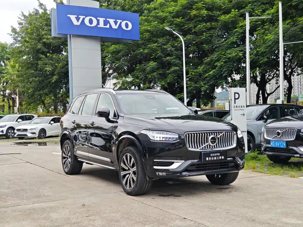VOLVO  XC90