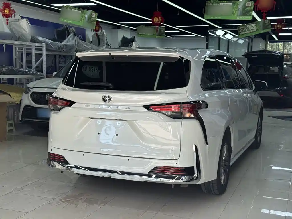 Toyota Sienna — миниатюра 13