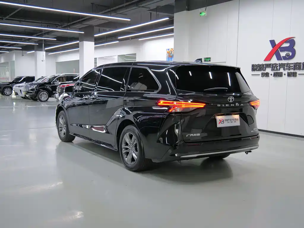 Toyota Sienna — миниатюра 19